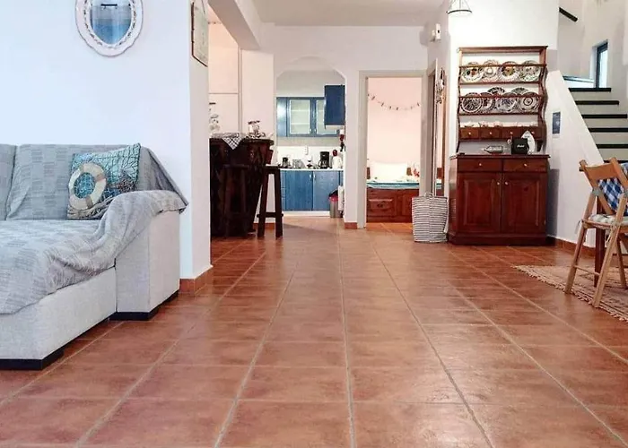 Nautilus House Aparthotel 2*