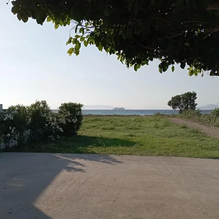 Nautilus House Aparthotel 2*