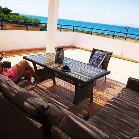 アパートホテル Nautilus House Paradeísion