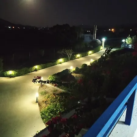 מלון דירות Nautilus House